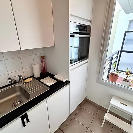 With Balcony Near Train Station * Nantes