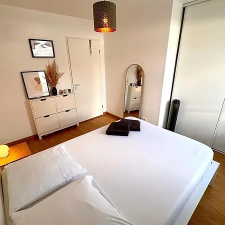 With Balcony Near Train Station Apartman Nantes